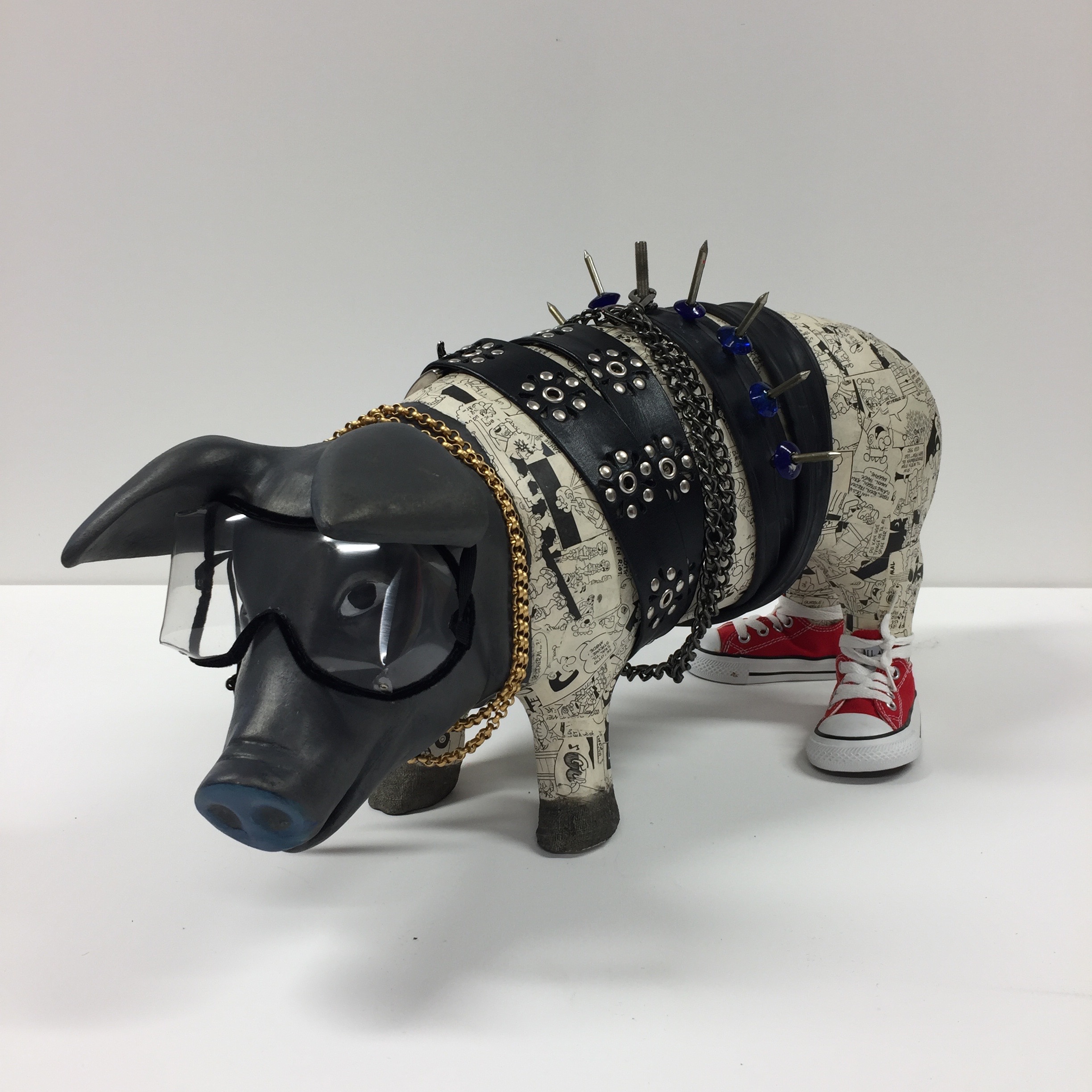 PigArt med røde gummisko